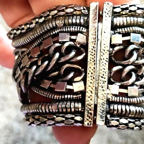 VINTAGE SILVER-TONE EXTRA WIDE MULTISTRAND CHAIN MAGNETIC 6.5-7" BRACELET - Picture 3 of 9